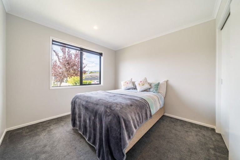 Photo of property in 3 Te Kaeaea Crescent, Wallaceville, Upper Hutt, 5018