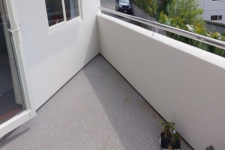 Photo of property in 3/48a Exmouth Road, Northcote, Auckland, 0627