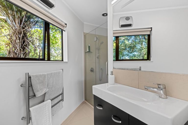 Photo of property in 20 Miraka Place, Birkenhead, Auckland, 0626