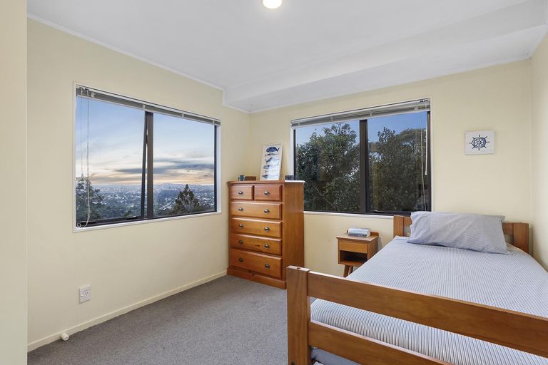 Photo of property in 1 Park Road, Titirangi, Auckland, 0604