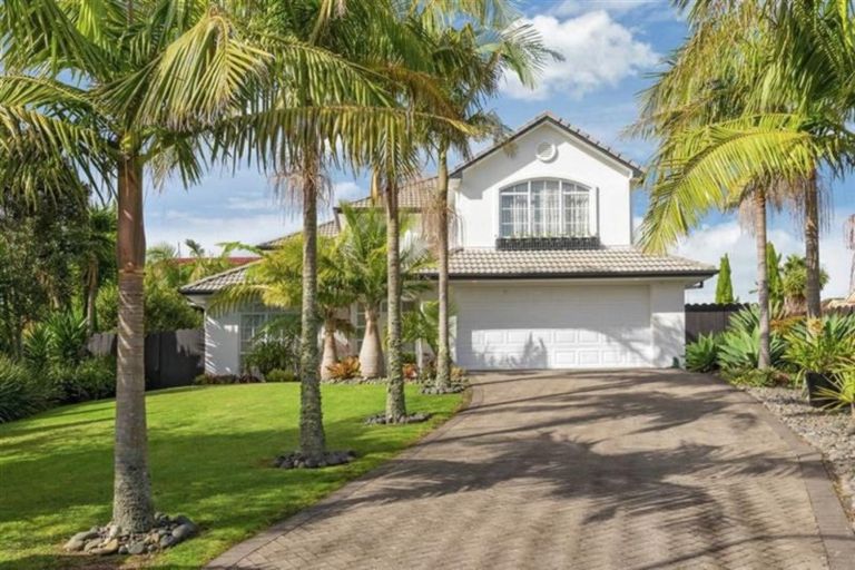 Photo of property in 16 Casabella Court, Northpark, Auckland, 2013