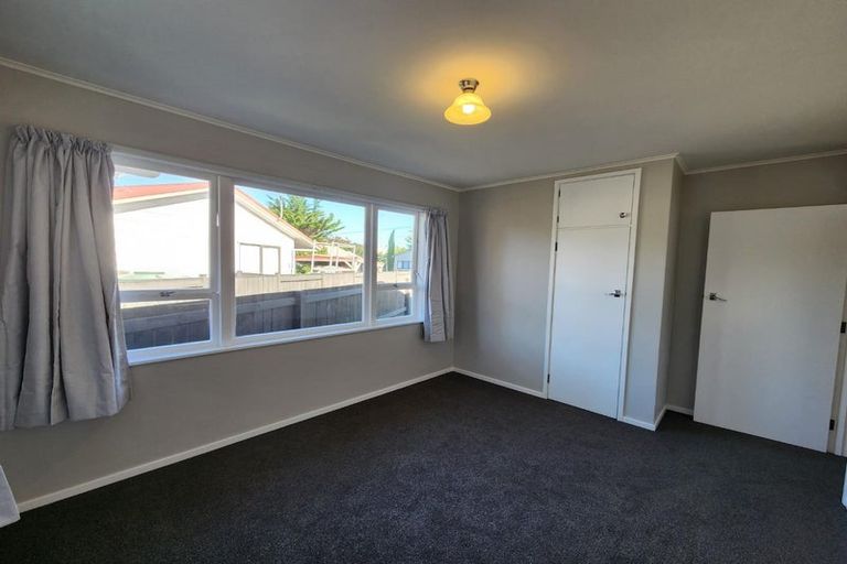 Photo of property in 11 Fernaig Street, Papakura, 2110
