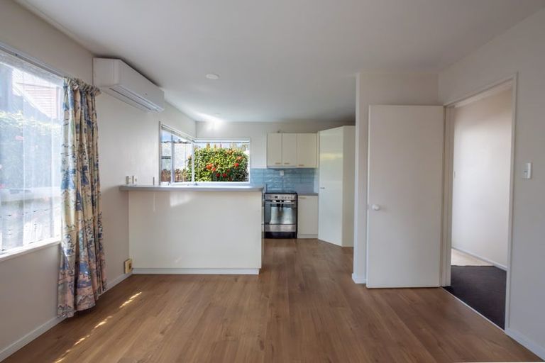 Photo of property in 1/49 Westgrove Avenue, Avonhead, Christchurch, 8042