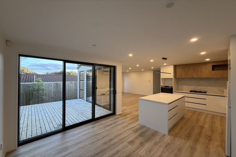 Photo of property in 51c West Harbour Drive, West Harbour, Auckland, 0618