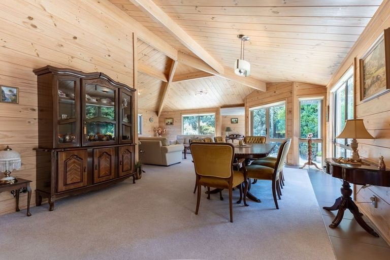 Photo of property in 27 Cascade Way, Paraparaumu, 5032