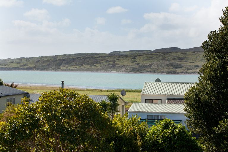 Photo of property in 30 Nihinihi Avenue, Raglan, 3225