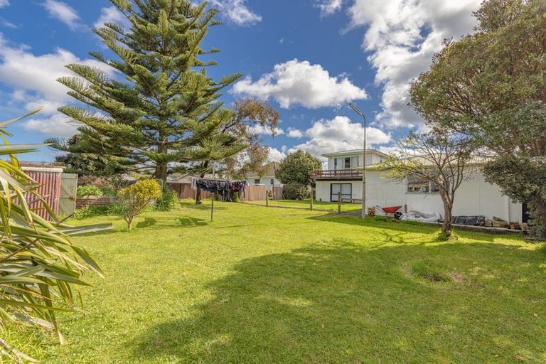 Photo of property in 215 Puriri Street, Castlecliff, Whanganui, 4501