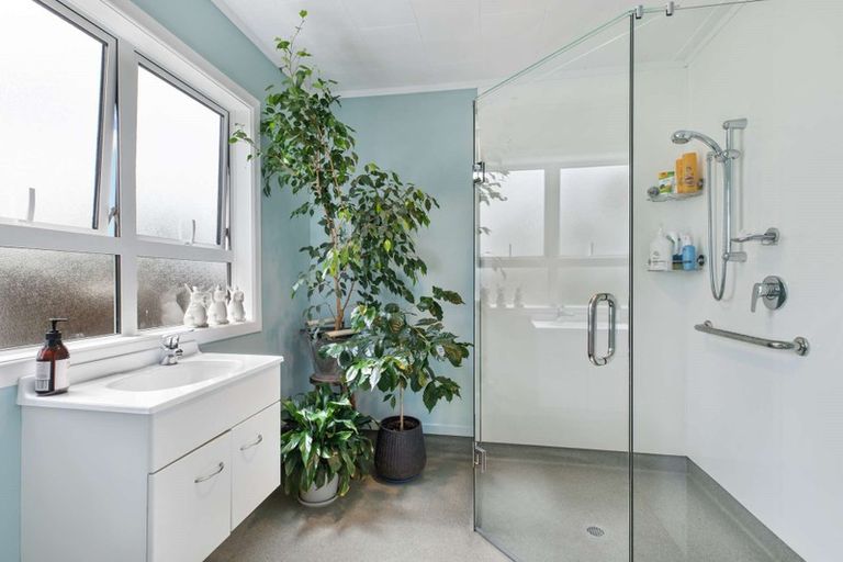 Photo of property in 170 Awhitu Road, Karioitahi, Waiuku, 2683