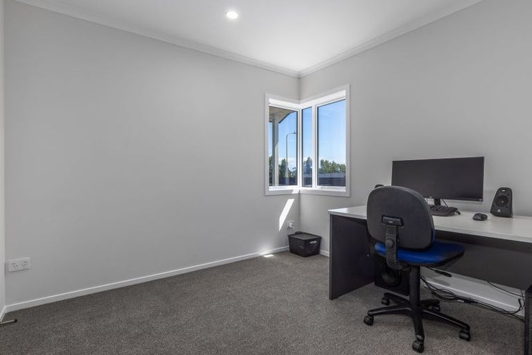 Photo of property in 11 Karearea Avenue, Waikanae, 5036