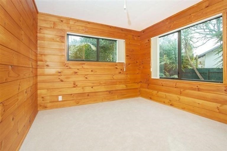 Photo of property in 2/103 Glendale Road, Glen Eden, Auckland, 0602