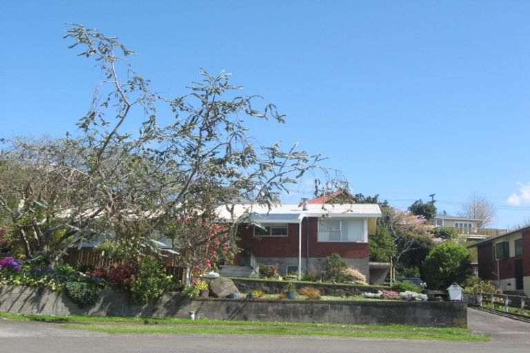 Photo of property in 12 Handley Place, Glen Avon, New Plymouth, 4312