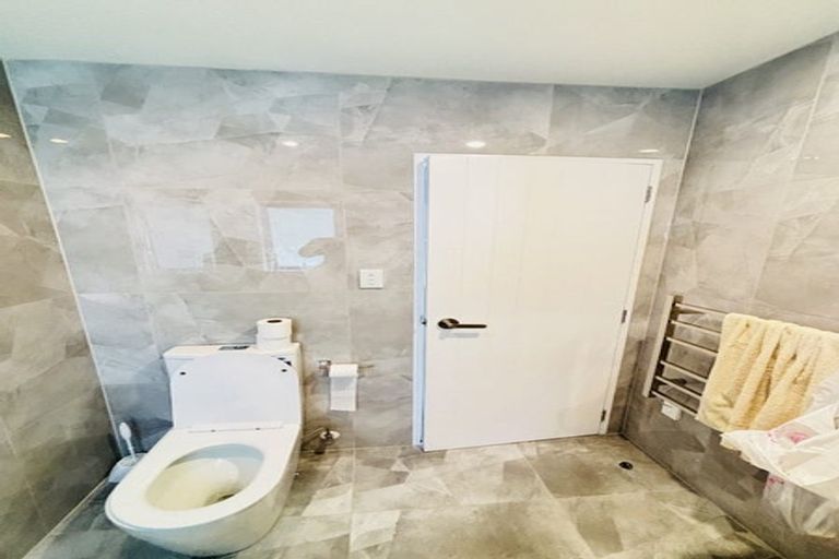 Photo of property in 1/2 Cameron Street, Papakura, 2110