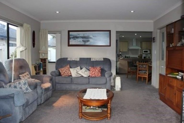 Photo of property in 12 Putaka Place, Papamoa Beach, Papamoa, 3118