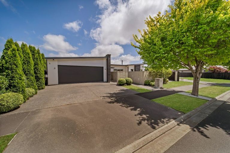 Photo of property in 9 Crown Close, Prebbleton, 7604