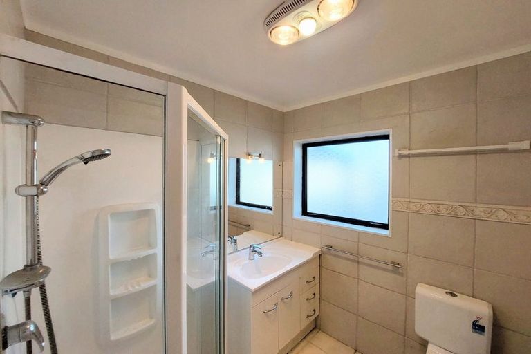 Photo of property in 1/262 Bucklands Beach Road, Bucklands Beach, Auckland, 2012