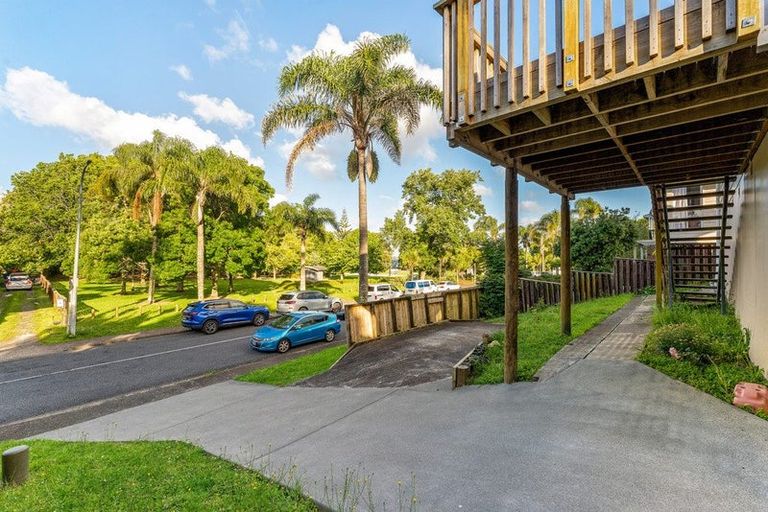 Photo of property in 24 Normanton Street, Glenfield, Auckland, 0629