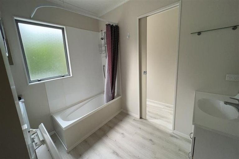 Photo of property in 38 William Street, Waikanae Beach, Waikanae, 5036