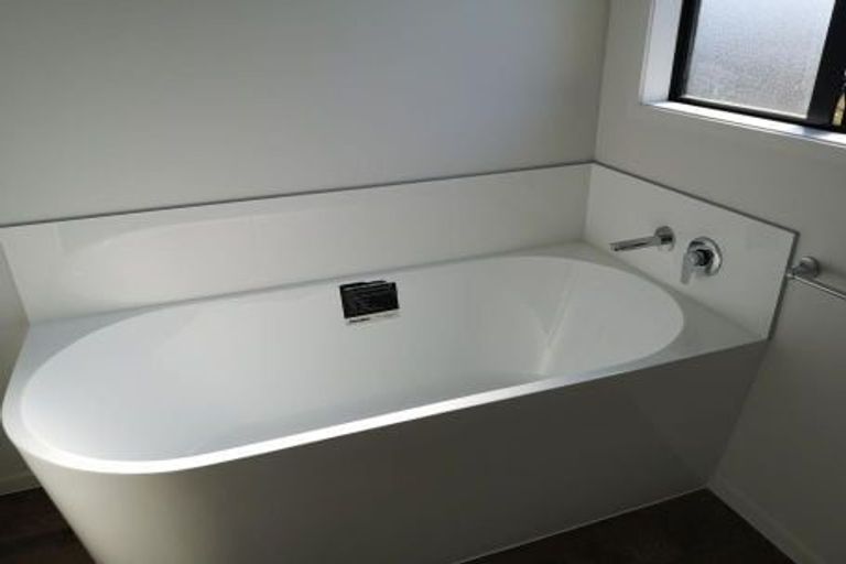 Photo of property in 19 Jacks Landing Drive, Hamilton Lake, Hamilton, 3204