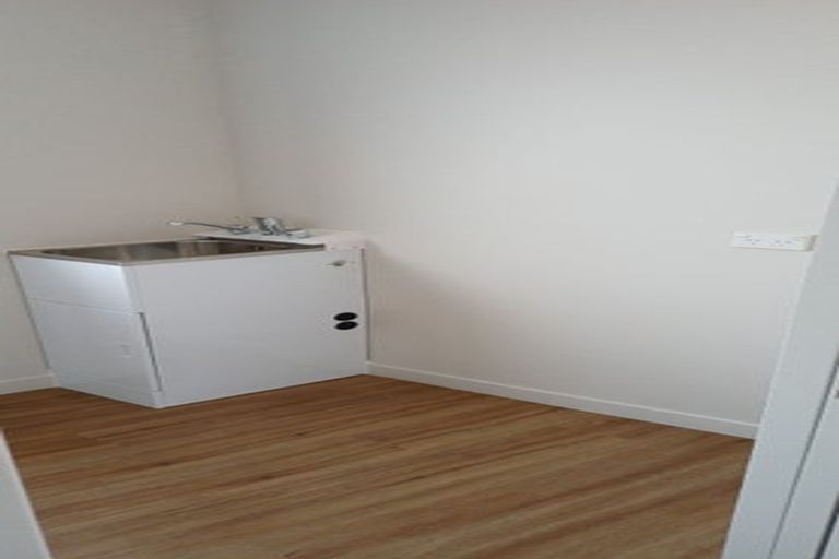 Photo of property in 5 Craig Place, Redwood, Christchurch, 8051