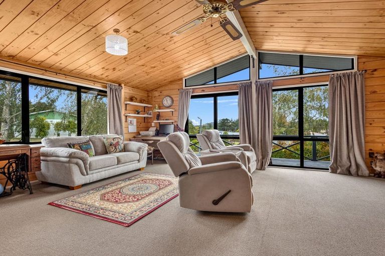 Photo of property in 9 Leeton Drive, Waipukurau, 4200