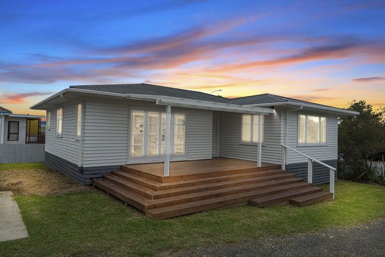 Photo of property in 1 Whimp Avenue, Onerahi, Whangarei, 0110