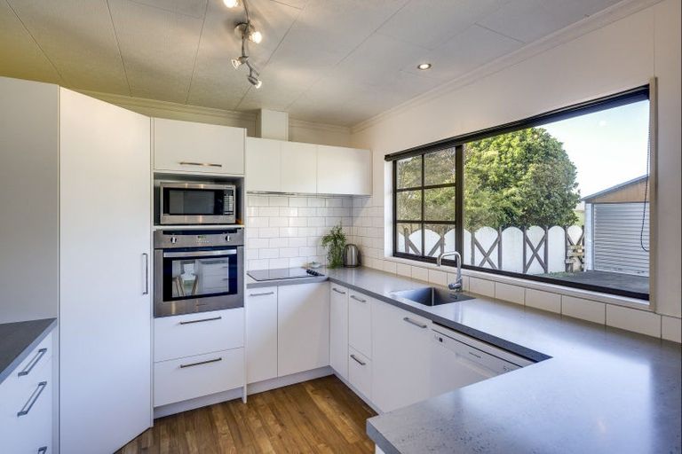 Photo of property in 10 Rush Place, Havelock North, 4130