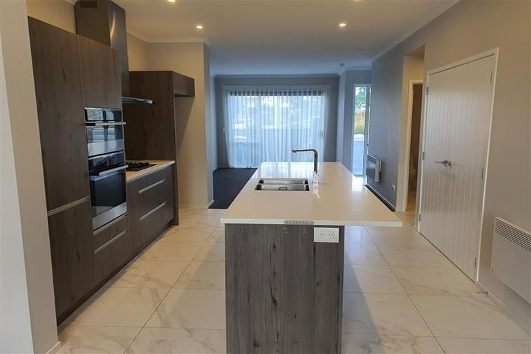 Photo of property in 2b Makura Road, Long Bay, Auckland, 0630