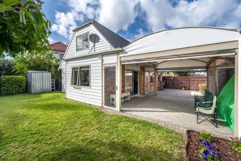 Photo of property in 2/17 Daria Place, Northpark, Auckland, 2013