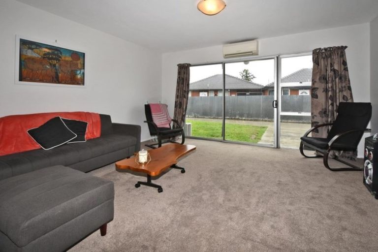 Photo of property in 2/32 Lyndon Street, Riccarton, Christchurch, 8041