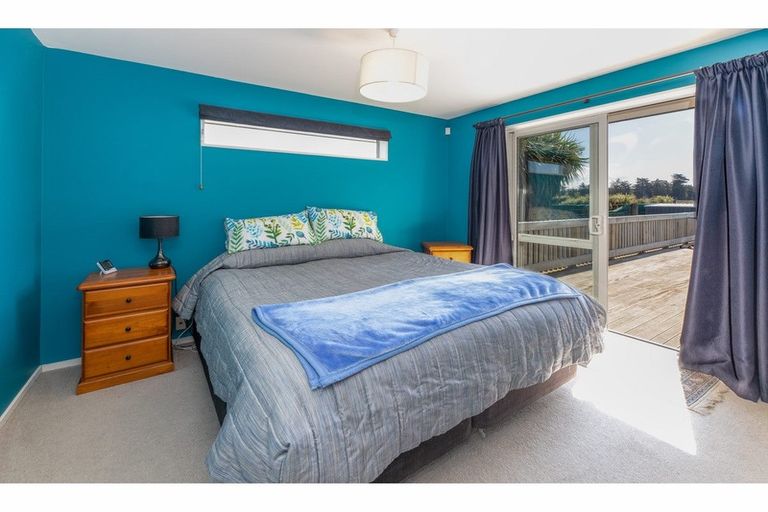 Photo of property in 437 Kainga Road, Brooklands, Christchurch, 8083