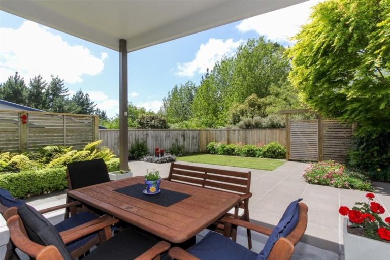 Photo of property in 10b Long Place, Frankleigh Park, New Plymouth, 4310
