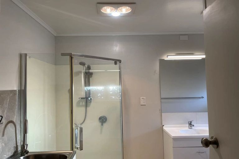 Photo of property in 3/162 Onewa Road, Northcote, Auckland, 0627