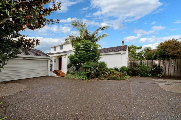 Photo of property in 29 Glucina Avenue, West Harbour, Auckland, 0618