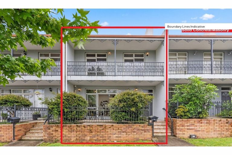 Photo of property in 4/126 Stancombe Road, Flat Bush, Auckland, 2016