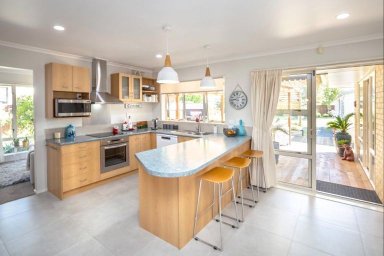 Photo of property in 20 Philip Street, Carterton, 5713