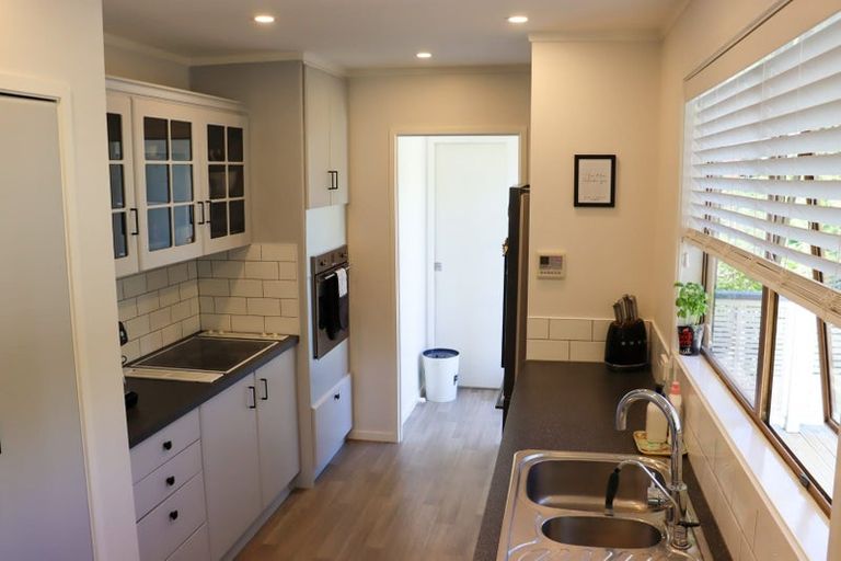 Photo of property in 43 Kamara Road, Glen Eden, Auckland, 0602