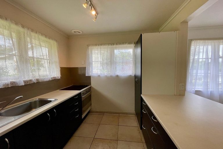 Photo of property in 38 Millbrook Road, Henderson, Auckland, 0612