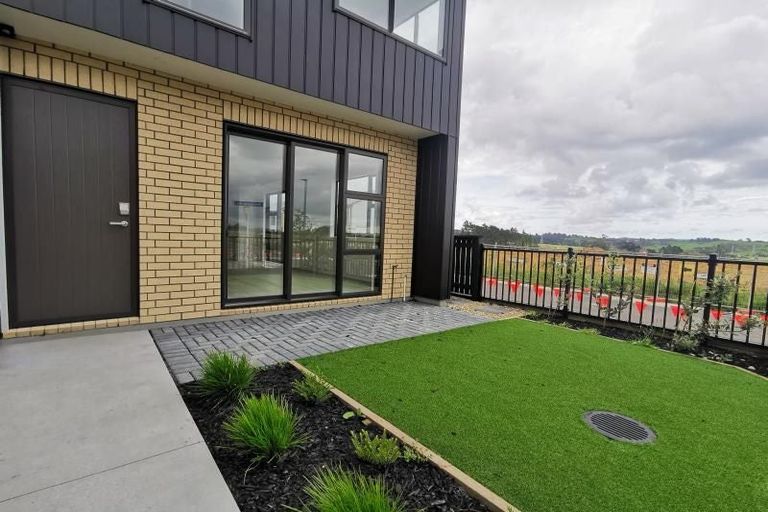 Photo of property in 73 Manarini Road, Westgate, Auckland, 0614