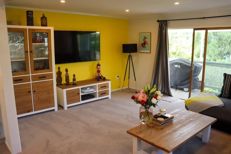 Photo of property in 43 Kamara Road, Glen Eden, Auckland, 0602