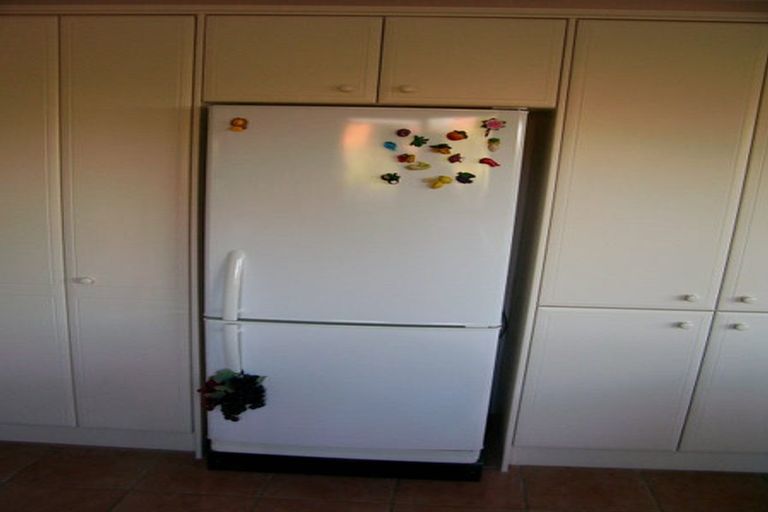 Photo of property in 32 Pitt Avenue, Clendon Park, Auckland, 2103