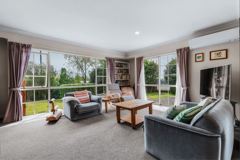 Photo of property in 1 Bramley Drive, Rototuna, Hamilton, 3210