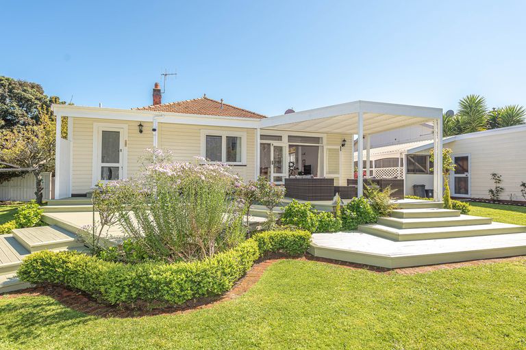 Photo of property in 105 Liverpool Street, College Estate, Whanganui, 4500