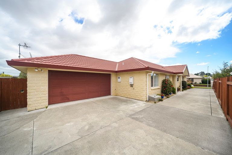 Photo of property in 22 Meridian Grove, Kelvin Grove, Palmerston North, 4414