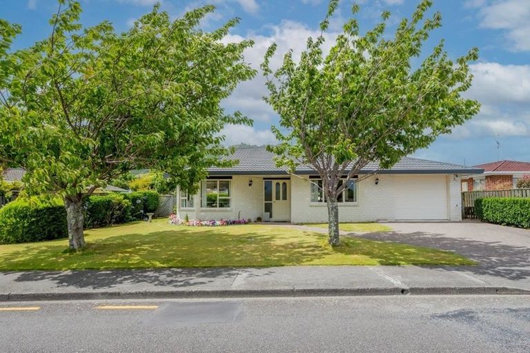 Photo of property in 11 Belvedere Avenue, Waikanae, 5036