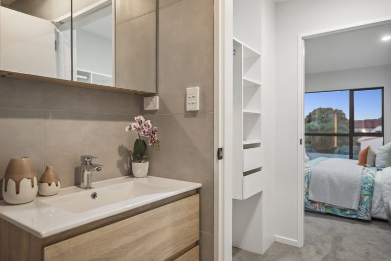 Photo of property in 2/1 Egremont Street, Belmont, Auckland, 0622