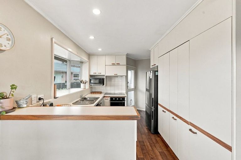 Photo of property in 34 Wychwood Crescent, Bishopdale, Christchurch, 8053