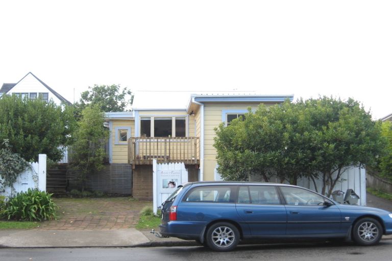 Photo of property in 13a Margaret Road, Raumati Beach, Paraparaumu, 5032