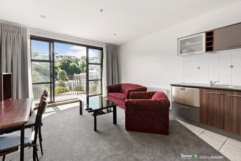 Photo of property in Atrium Towers, 8g/154 The Terrace, Wellington Central, Wellington, 6011