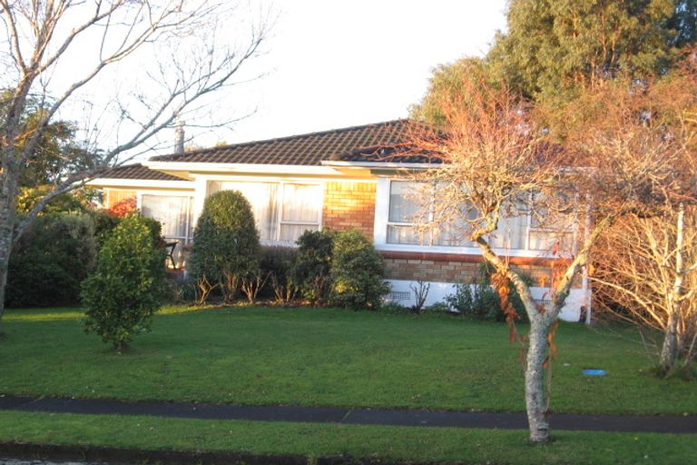 Photo of property in 2 Patricia Place, Hillpark, Auckland, 2102