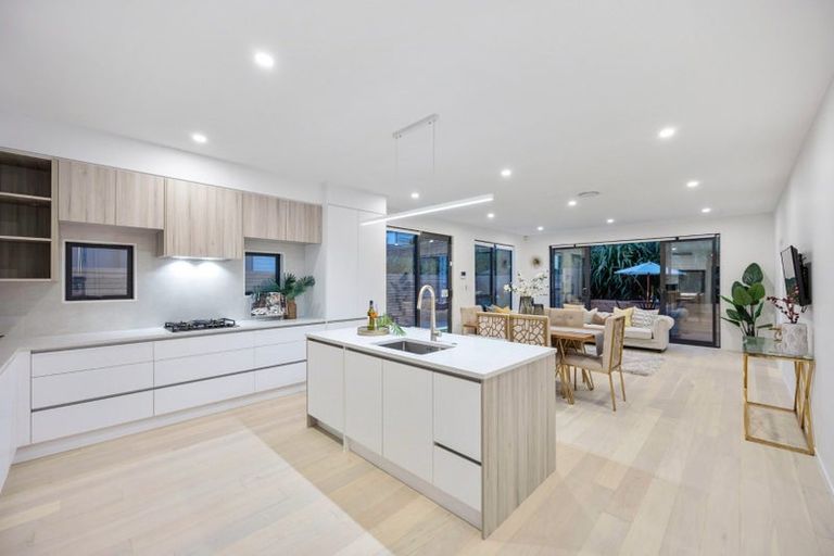 Photo of property in 7 Hanikura Street, Long Bay, Auckland, 0630